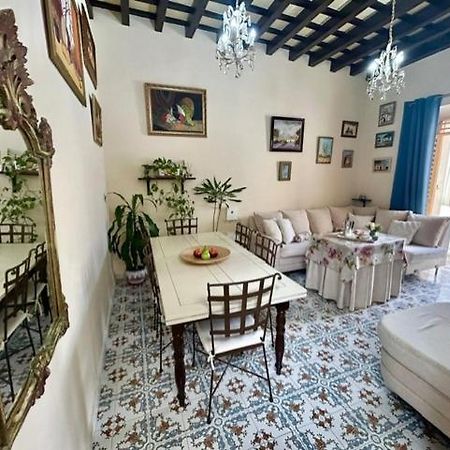 Gatu Casa Lola , " Preferente Mayores De 25 Anos Y Familias " El Puerto de Santa María Dış mekan fotoğraf