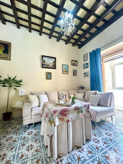 Gatu Casa Lola , " Preferente Mayores De 25 Anos Y Familias " El Puerto de Santa María Dış mekan fotoğraf